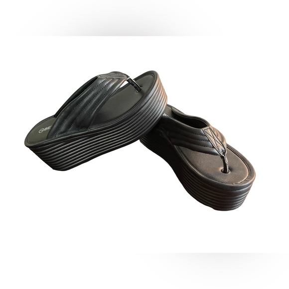NWT Black Platform Flip Flops - Picture 2 of 8